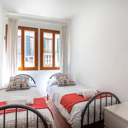 Near San Marco 7 Pax Wifi 2 Bedroom Apartment *