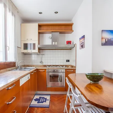 Near San Marco 7 Pax Wifi 2 Bedroom Apartment Venice