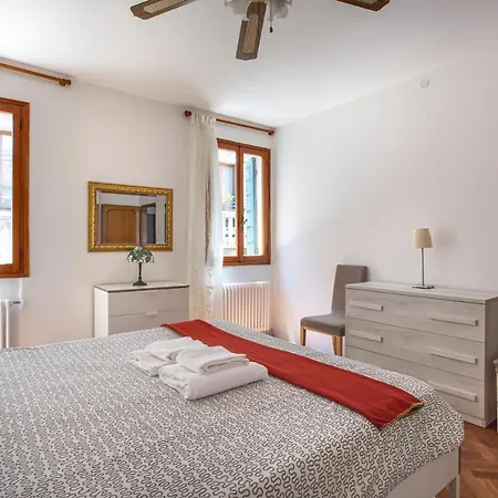 Near San Marco 7 Pax Wifi 2 Bedroom Apartment